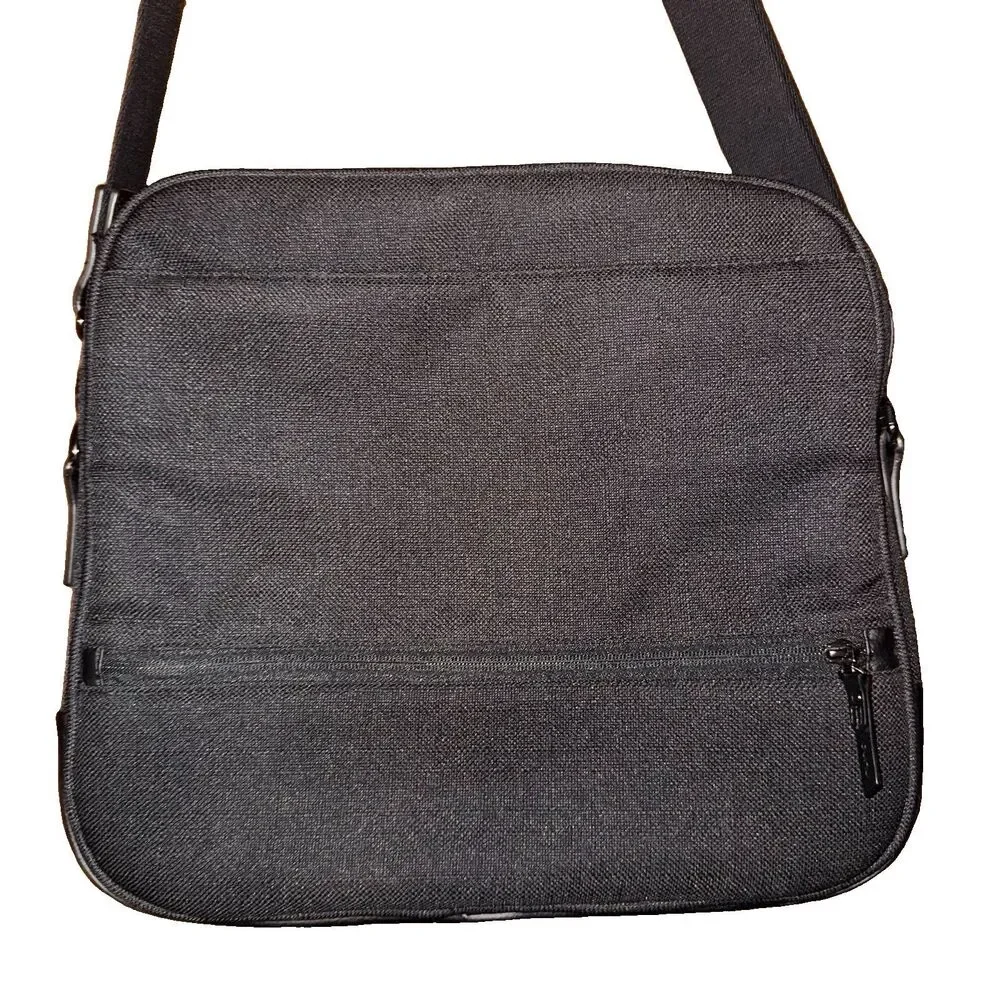 Nuna Unisex Carry it All Diaper Bag Backpack EUC Crossbody Strap Black Bag Only